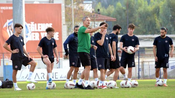 FETHİYE, (DHA) – TFF 2’nci Lig Kırmızı Grup’ta teknik direktör