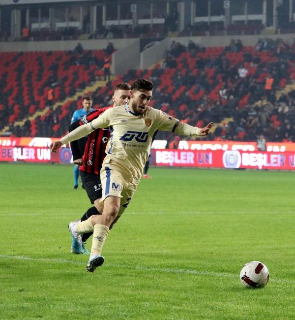 Kadir GÜNEŞ- Ahmet ATMACA/GAZİANTEP,(DHA) –  STAT: Gaziantep Kalyon HAKEMLER: Ümit