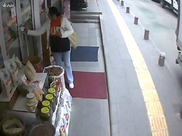 Şerife Serap KARA/ AMASYA, (DHA)- AMASYA’da, kapalı olan dükkanın önündeki