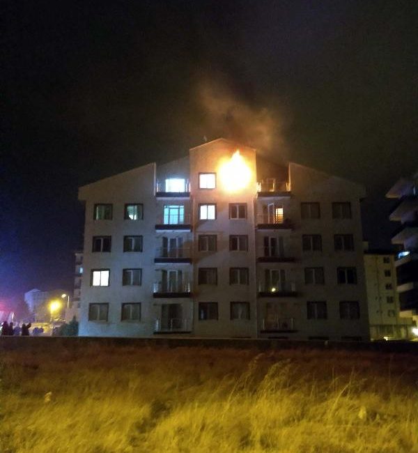 Burak CAN/ KIRIKKALE, (DHA)- KIRIKKALE’nin Yahşihan ilçesinde 4 katlı apartmanın