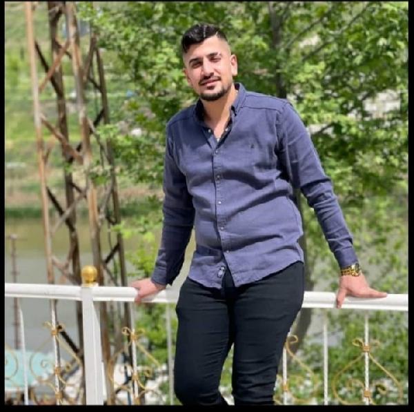 MEMLEKETİNİ ZİYARETE GELMİŞ Mardin’de kontrolden çıkan otomobilin takla atması sonucu