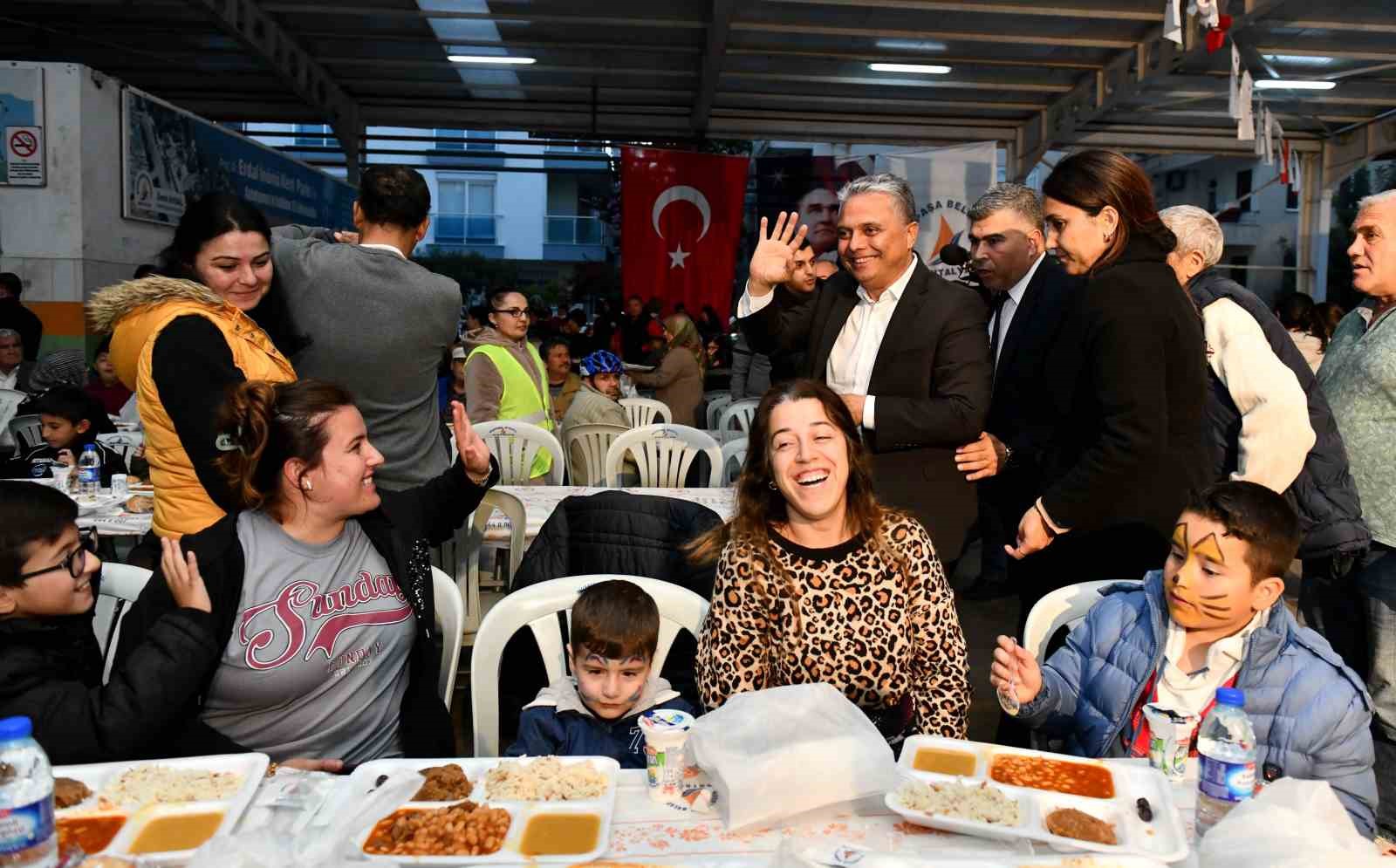 Muratpaşa’dan Komşu Sofrası 1 muratpasadan komsu sofrasi 649a313