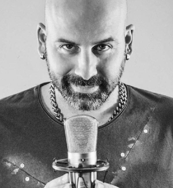 Tuğba SIR/ ANKARA, (DHA)- ANKARA’da bir eğlence mekanında çıkan tartışmada, müzisyen