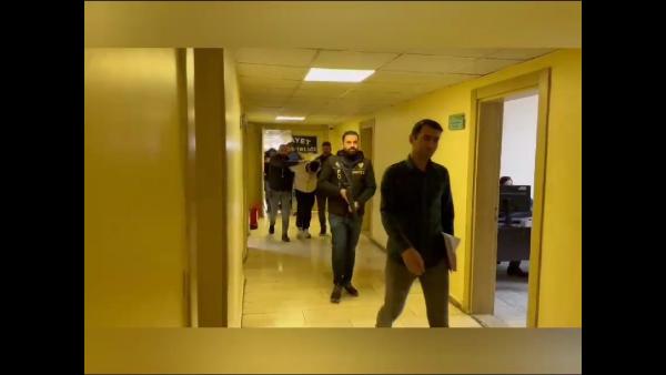 Burak EMEK/DİYARBAKIR, (DHA)- DİYARBAKIR’da, oto galerici Serdar Tokur’u (38), iş