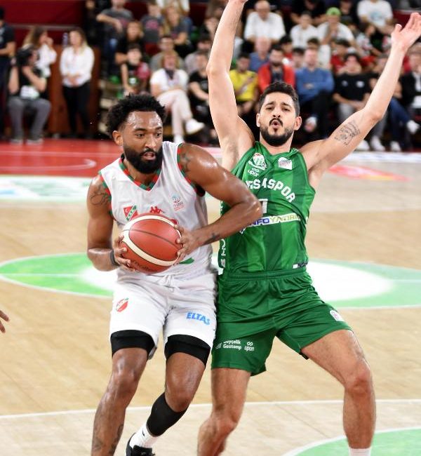 İLGİNİZİ ÇEKEBİLİR: Fenerbahçe, İstanbul’da coşkuyla karşılandı U16 karşılaşmasında basket sahası