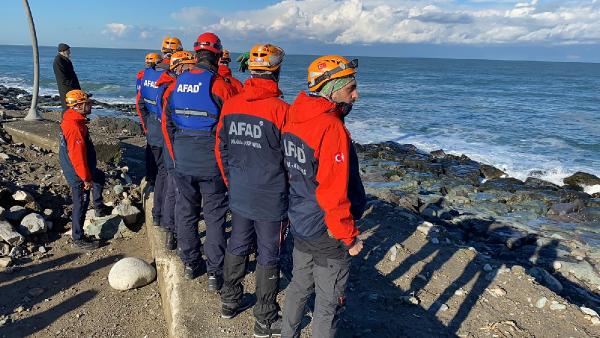 rizede odun toplamaya gittigi sahilde firtinada kaybolan kadin araniyor 9c9737c