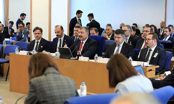 Sağlık Bakanı Fahrettin Koca, 10 acil durum hastanesi için tarih