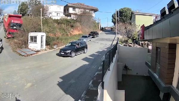Yılmaz OKUR /İSTANBUL, (DHA)-SARIYER’de inşaat malzemesi yüklü TIR’ın şoförü adres