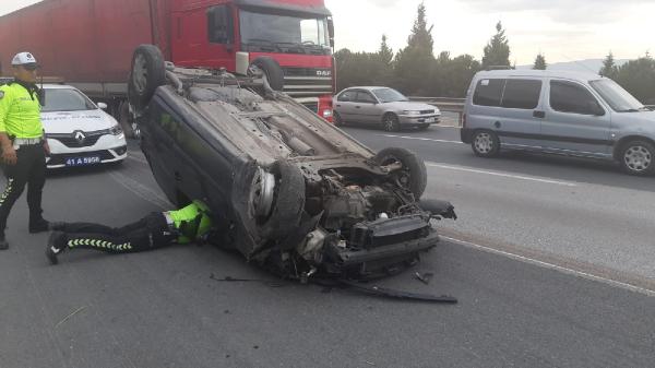 Nabi YAZICI/KÖRFEZ (Kocaeli), (DHA)- KOCAELİ’nin Körfez ilçesinde TEM Otoyolu’nda bariyerlere