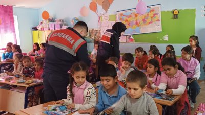 Osmaniye İl Jandarma Komutanlığından Dünya Çocuk Hakları günü etkinliği. Osmaniye