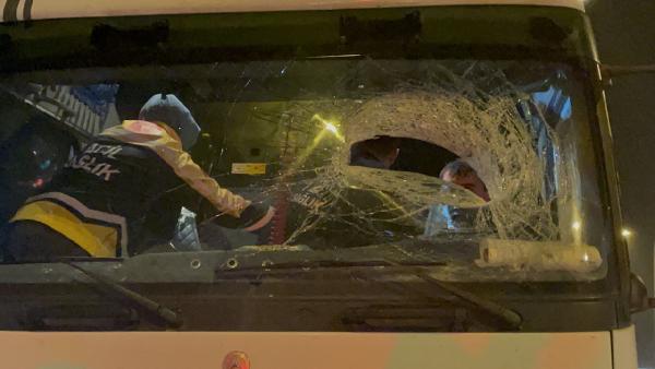 Tezcan SOLMAZ/ DÜZCE, (DHA)- DÜZCE’de Anadolu Otoyolu’nda seyir halindeki TIR’ın sürücüsü, önünde