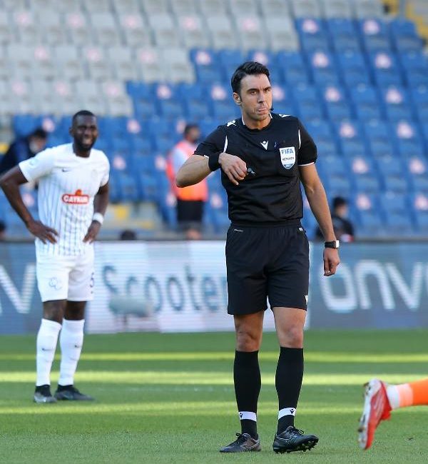 İSTANBUL, (DHA) – FIFA kokartlı hakem Arda Kardeşler, Cebelitarık ile