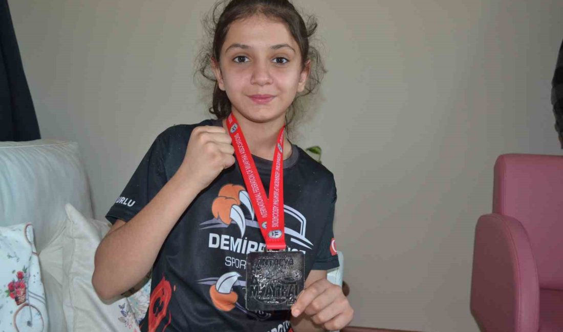 ANTALYA 10 BİN KİŞİLİK KAPALI SPOR SALONUNDA 11 ARALIK TARİHİNDE