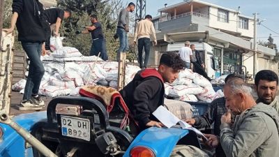 Kahramanmaraş Pazarcık Sosyal Yardımlaşma Ve Dayanışma Vakfı tarafından kömür dağıtımı