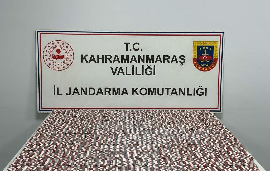 Kahramanmaraş’ın Türkoğlu ilçesinde uyuşturucu hap sevkiyatı yapan bir kişi gözaltına