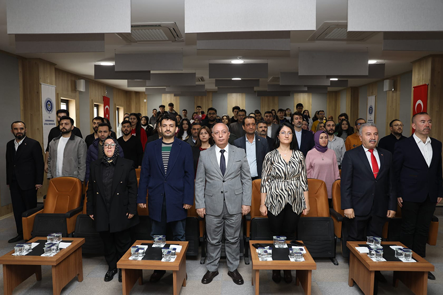 “Aşık Veysel” İstiklal Üniversitesi’nde Unutulmaz Bir Anma Programıyla Yâd Edildi