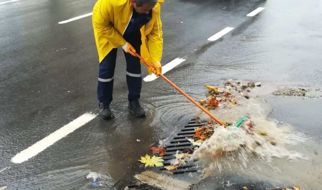 Büyükşehir Belediyesi, dün akşam saatlerinde etkisini artıran sağanak yağışlarla taşınan
