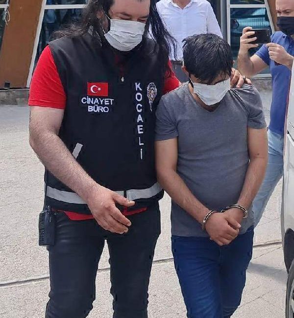 Nazım Özgün ERBULAN/KOCAELİ,(DHA)- KOCAELİ’nin Gölcük ilçesinde amcası H.B.’nin dini nikahla birlikte