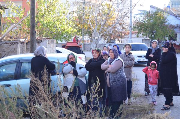 Erkan ALTUNTAŞ/AKSARAY, (DHA)- AKSARAY’da Kemal Dinç (26) annesi Hacer Dinç (53)