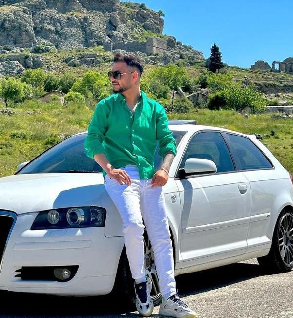 Aslı DURAN/ANTALYA, (DHA)- ANTALYA’da kuaförlük yapan Tarık Deniz’e (35) yolun