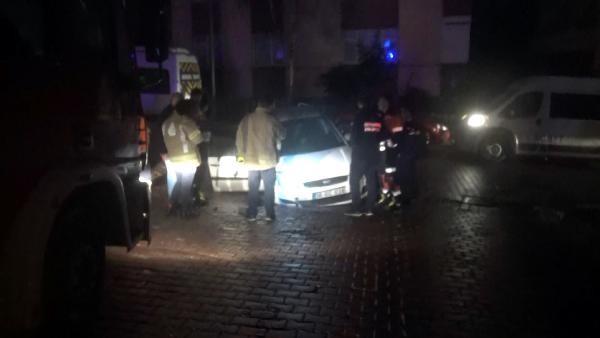İhsan DÖRTKARDEŞ / İSTANBUL, (DHA)- AVCILAR’da yolda oluşan çukura düşen