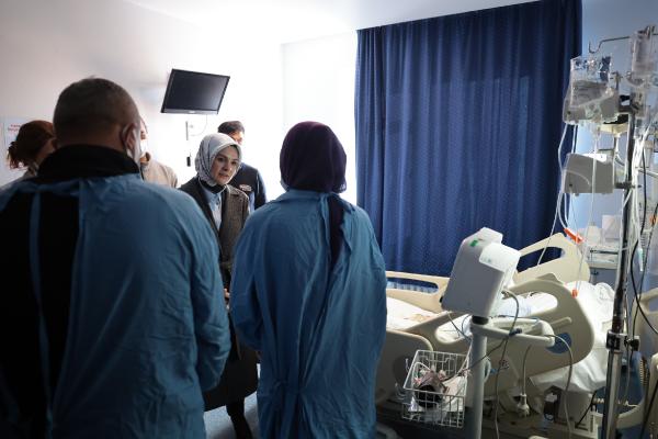 bakan goktas kopeklerin yaraladigi tunahani ziyaret etti 0a3d0df