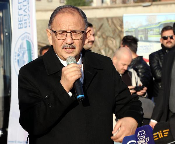 ‘OTOBÜS TANITIMI PROGRAMINA KATILDI’ Çevre, Şehircilik ve İklim Değişikliği Bakanı