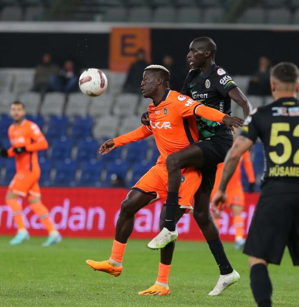 İSTANBUL, (DHA)-  STAT: Başakşehir Fatih Terim HAKEMLER: Yasin Kol, Özgür