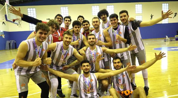 İZMİR, (DHA) İZMİR Ekonomi Üniversitesi’nin (İEÜ) erkek basketbol takımı, bu