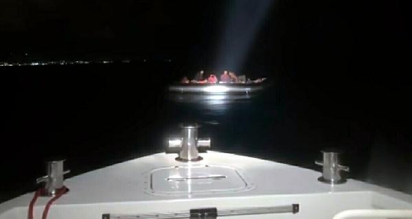 Fırat AKAY/ BODRUM(Muğla),(DHA)- MUĞLA’nın Bodrum ilçesinde, motor arızası nedeniyle sürüklenen lastik