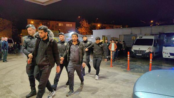 Bursa'da 23 kaçak göçmen yakalandı