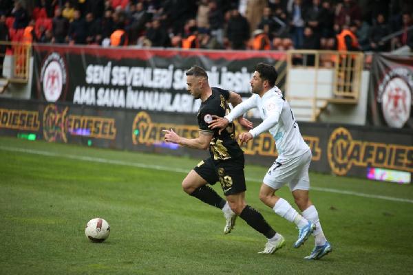 Yusuf ÇINAR / ÇORUM,(DHA)- STAT: Çorum Şehir HAKEMLER: Fatih Tokail, Baran Eraslan,