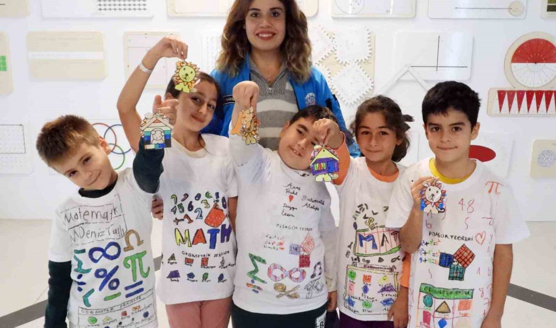 ANTALYA BİLİM MERKEZİ’NİN MATEMATİK ATÖLYESİNE GELEN ÖĞRENCİLER, AKIL ZEKA OYUNLARI,