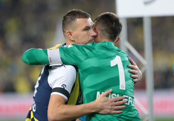 İLGİNİZİ ÇEKEBİLİR: Fenerbahçe – Trabzonspor (FOTOĞRAFLAR) Antalya temsilcisi Süper Lig’de