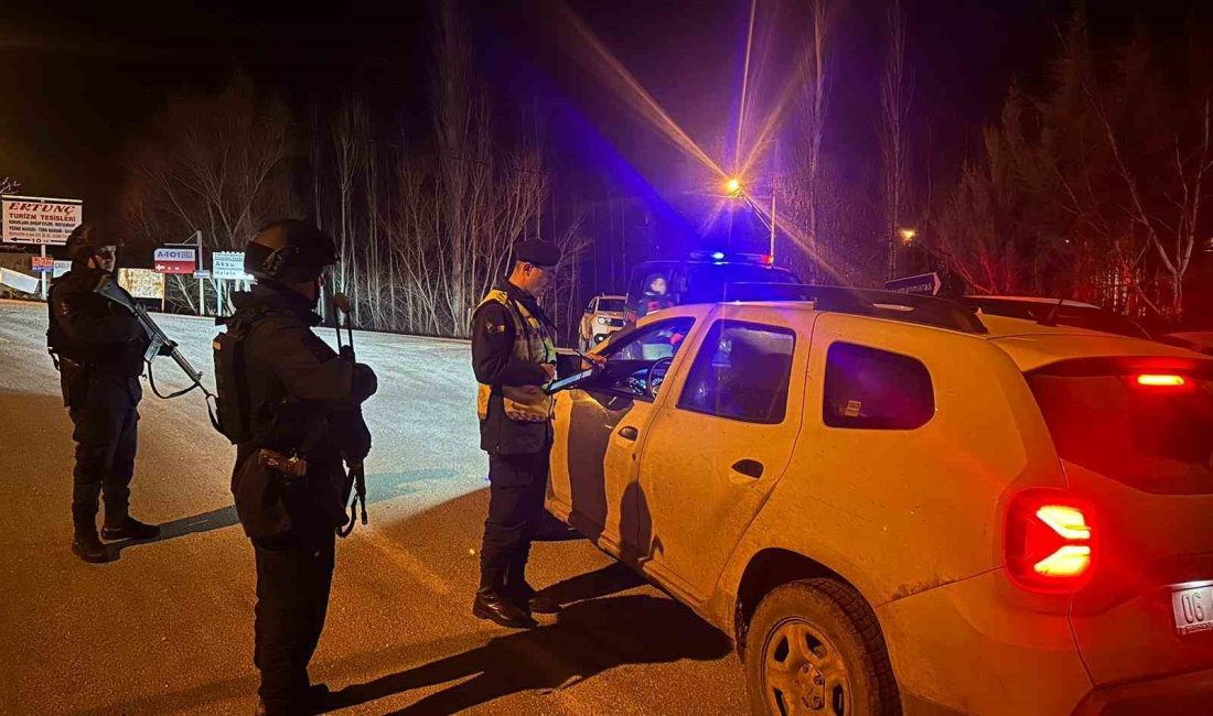 KAHRAMANMARAŞ’TA YILBAŞI NEDENİYLE JANDARMA EKİPLERİ İL GENELİ TRAFİK UYGULAMASI DÜZENLEDİ