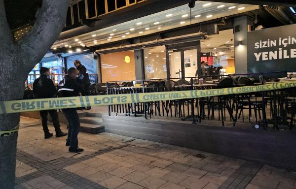 Gökhan KESKİNCİ/ADANA, (DHA)- ADANA’da bir kahve zincirinin şubesine bir kişi