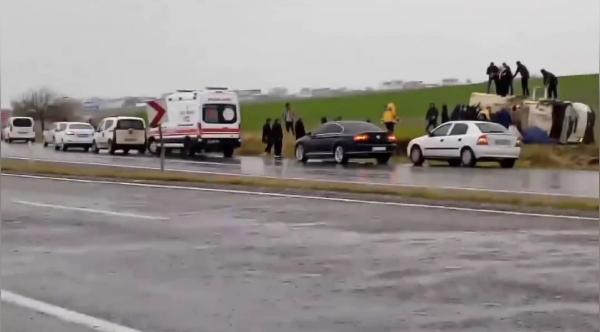 Gıyasettin TETİK-İhsan YILMAZ/ DİYARBAKIR, (DHA)- DİYARBAKIR’ın Silvan ilçesinde, sürücüsünün kontrolünden