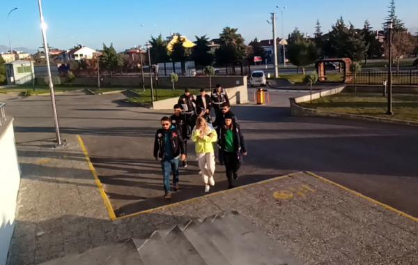 Muammer ŞEN/KARAMAN,(DHA)-KARAMAN’da durdurulan otomobilde yapılan aramada, 179 gram metamfetamin ele