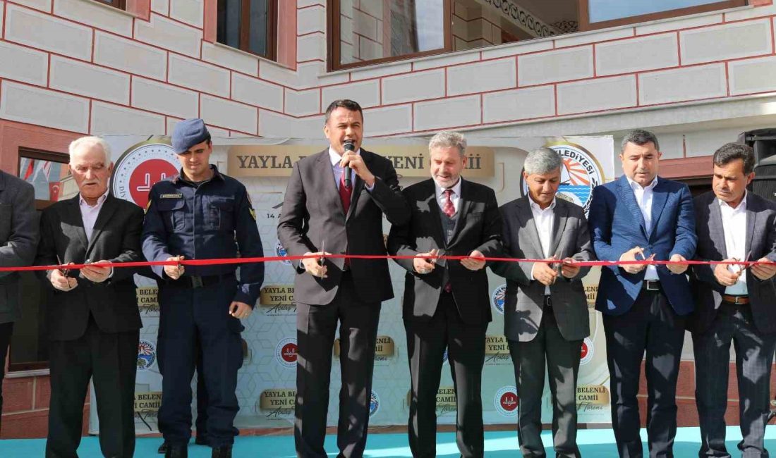 KAŞ İLÇESİNDE YAPIMI TAMAMLANAN YAYLA BELENLİ YENİ CAMİİ, TÖRENLE İBADETE