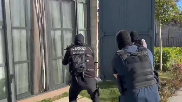 kirmizi bultenle aranan organize suc orgutu lideri istanbulda yakalandi 003b743