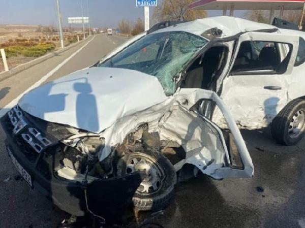 Fahrettin TOKER/ KIRŞEHİR, (DHA)- KIRŞEHİR’de, cip ile otomobilin çarpıştığı kazada