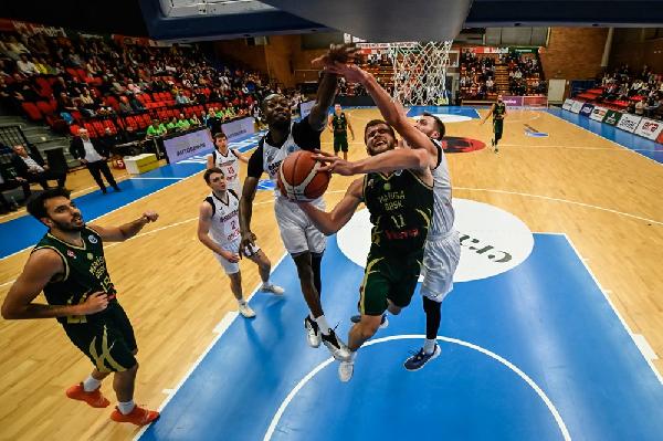 MANİSA, (DHA) BASKETBOLDA sezon ilk kez boy gösterdiği Avrupa arenasında