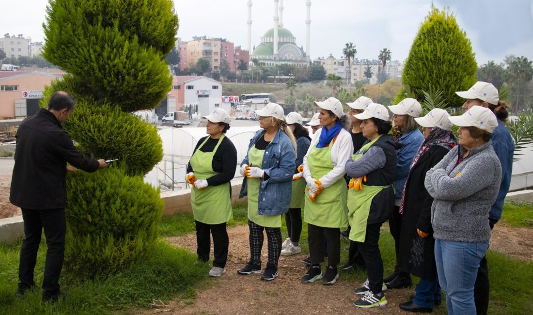 MERSİN BÜYÜKŞEHİR BELEDİYESİNCE, MERSİNDEN KADIN KOOPERATİFİ ÜYESİ KADINLARA YÖNELİK ‘SÜS