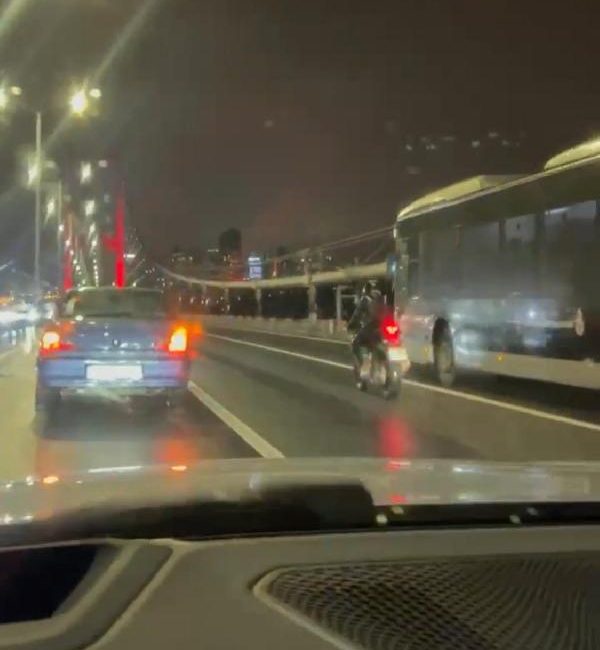 Cengiz ÇOBAN / İSTANBUL, (DHA)- İstanbul’da yağmur ve rüzgar etkili