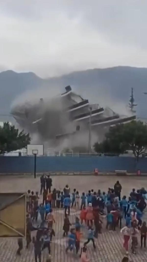 okul yaninda kontrollu yikim bahcedeki ogrenciler kosarak kacti a8d465e