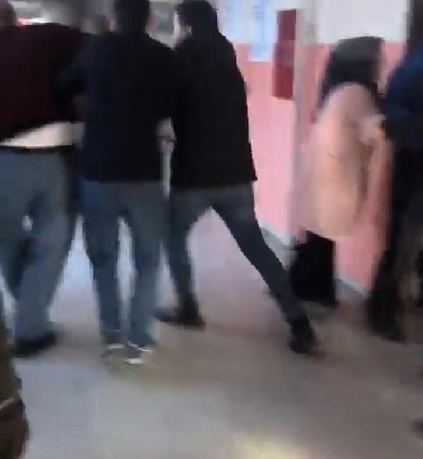 Erol POLAT/DARICA (Kocaeli), (DHA)- KOCAELİ’nin Darıca ilçesindeki Darıca Ressam Osman