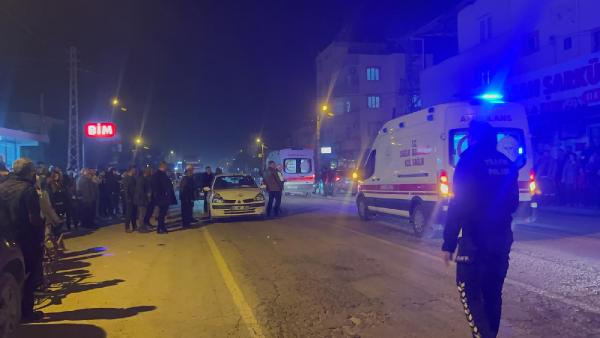 Ali GÖKDAL/ KOZAN (Adana), (DHA)- ADANA’nın Kozan ilçesinde, yolun karşısına