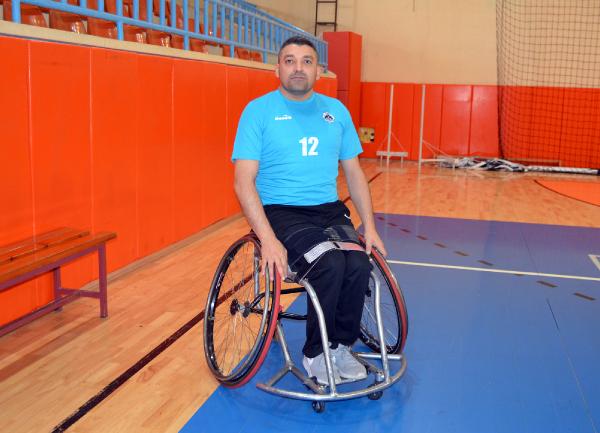 Erkan ALTUNTAŞ/AKSARAY, (DHA) – Aksaray’da çocuk felci sonrası ortopedik engelli