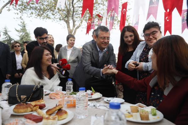 Özgür Özel, yerel seçim için ilk adayını açıkladı Özgür Özel, yerel seçim için ilk adayını açıkladı