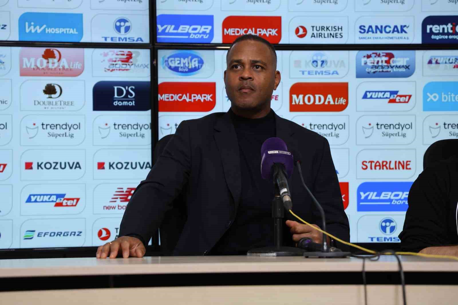 Patrick Kluivert: “Bizler için üzücü bir sonuç oldu” Patrick Kluivert: “Bizler için üzücü bir sonuç oldu”